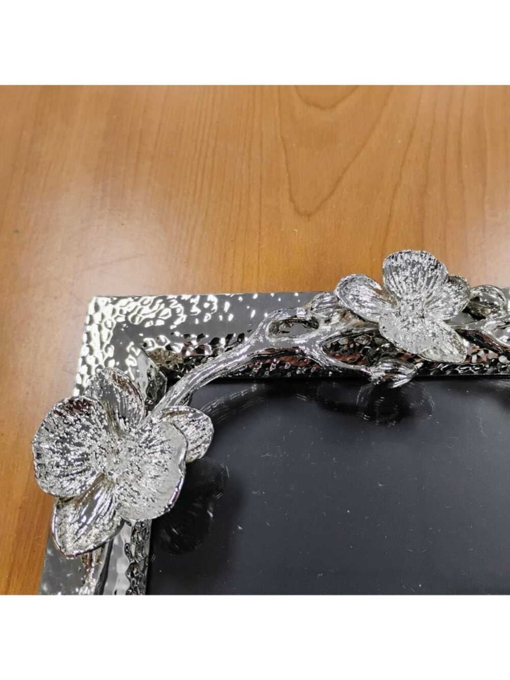 Michael Aram Silver White Orchid Frame for 8x10 Photo, Hammered Floral Accents - Picture 3 of 8